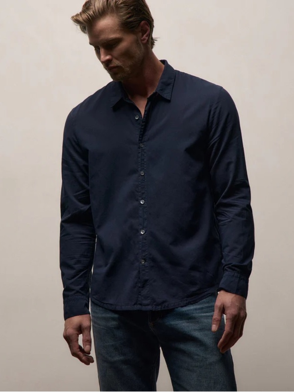 JAMES PERSE STANDARD SHIRT
Long-Sleeve Casual Button-Down Shirt in Deep Size 3